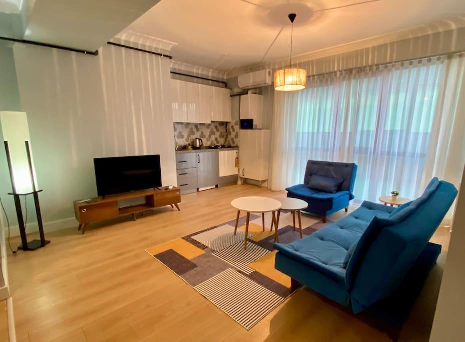 Modern , Spacious, Duplex Appartement